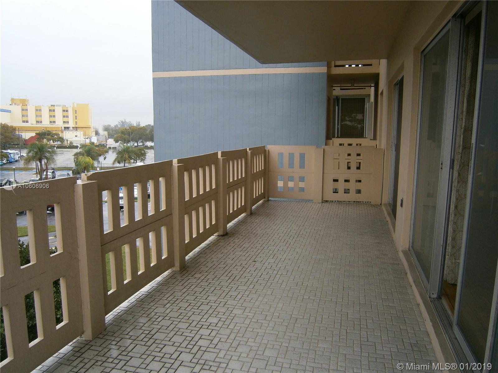 HILLCREST EAST #26 CONDO - Residential