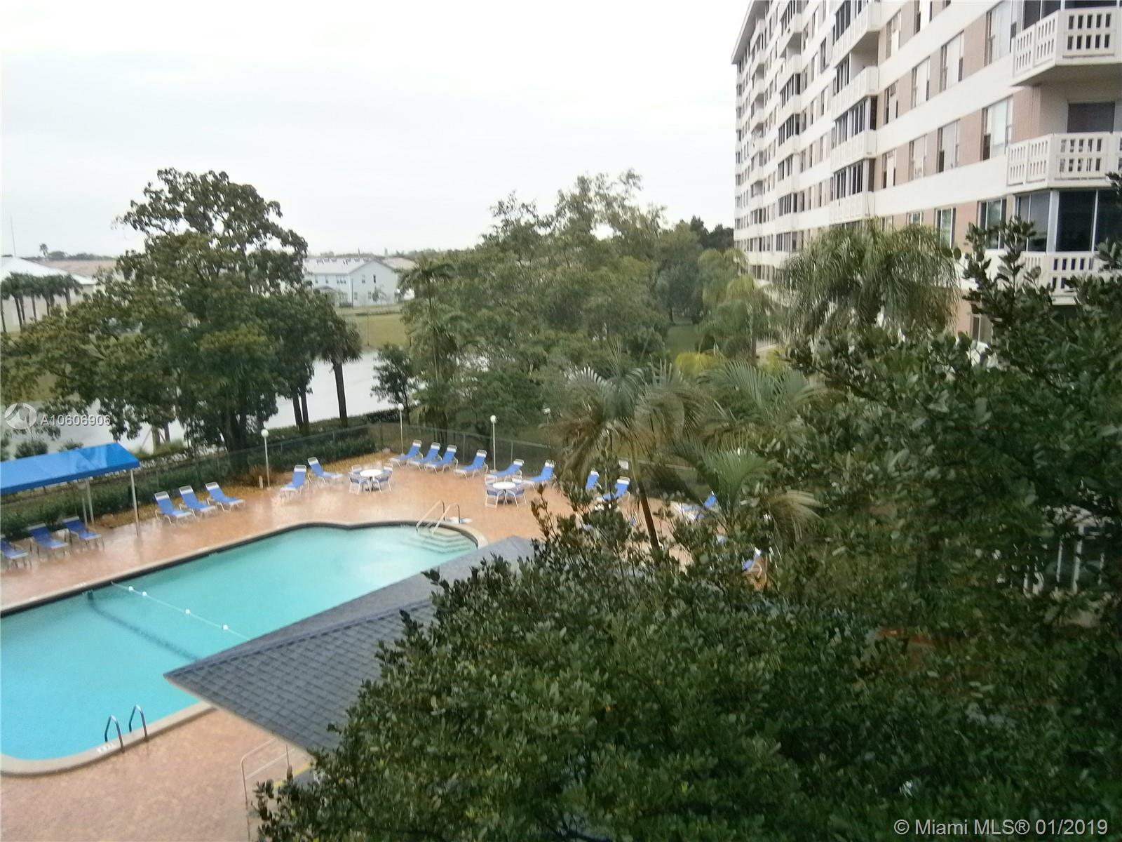 HILLCREST EAST #26 CONDO - Residential