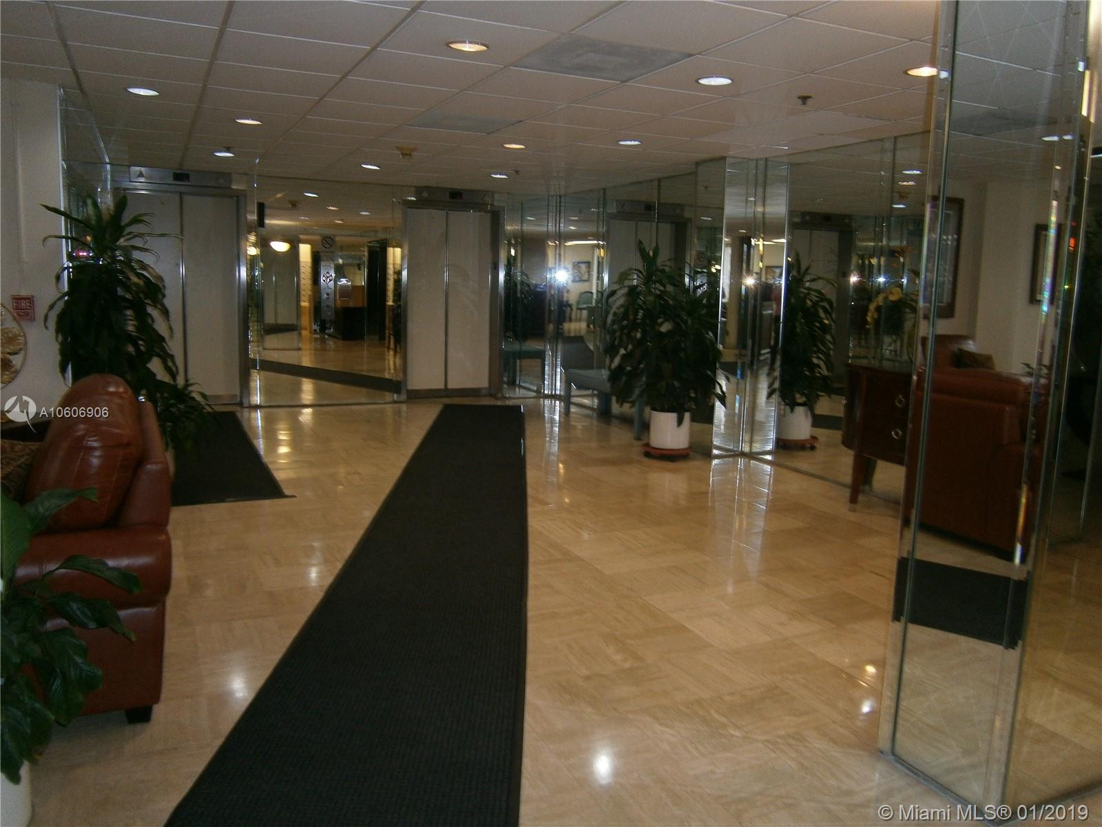 HILLCREST EAST #26 CONDO - Residential