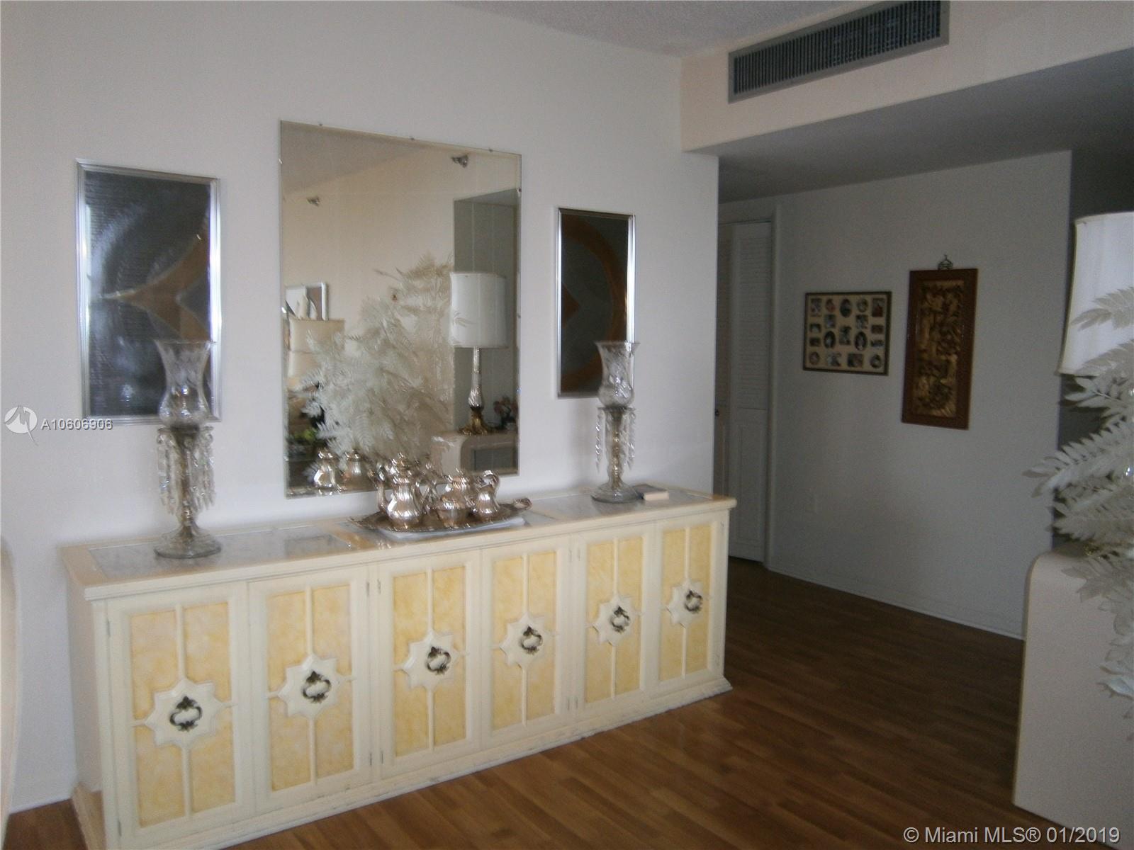 HILLCREST EAST #26 CONDO - Residential