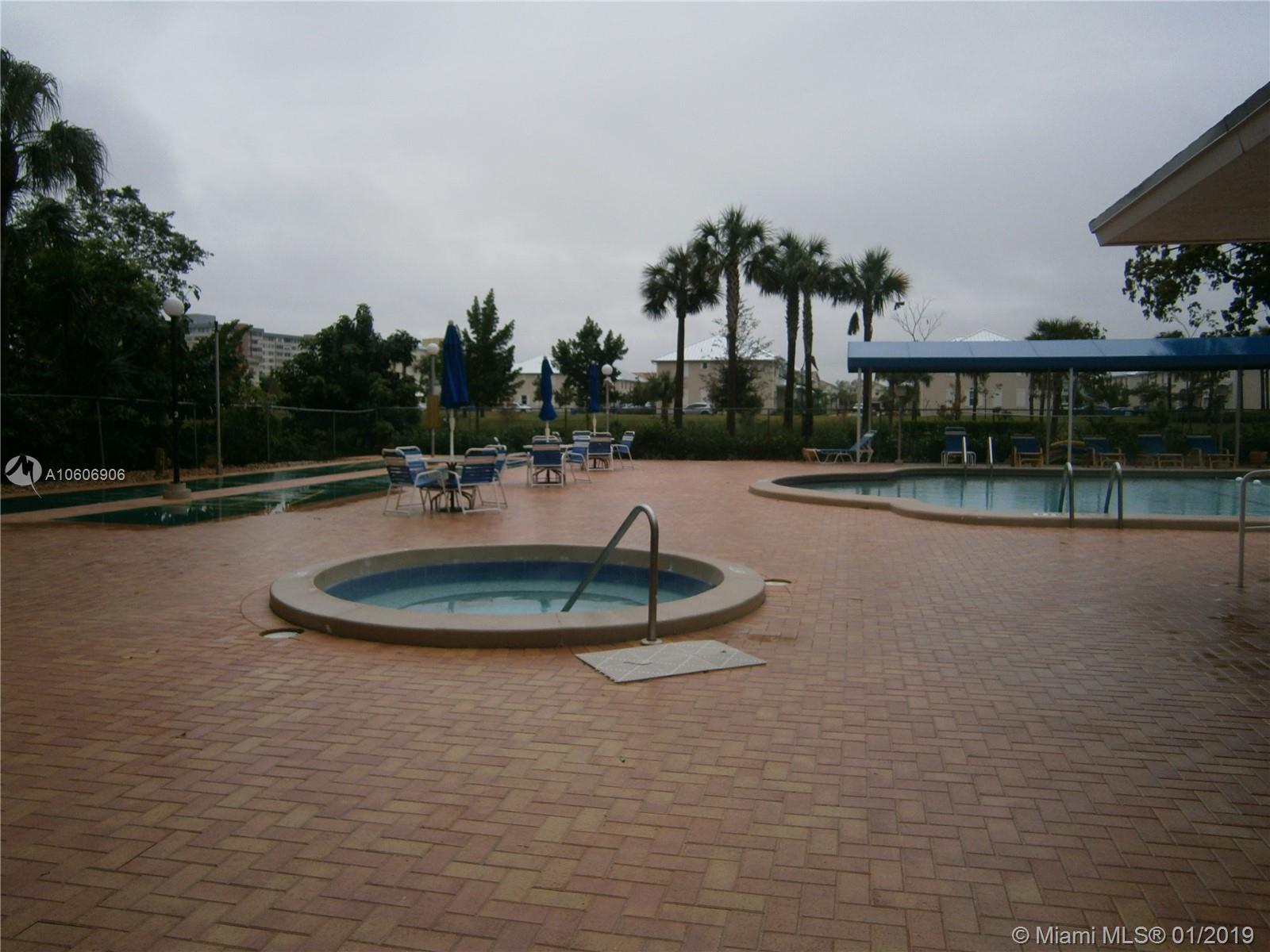 HILLCREST EAST #26 CONDO - Residential