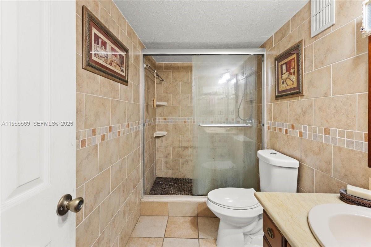 ORCHID TREE CONDO THREE - Residential