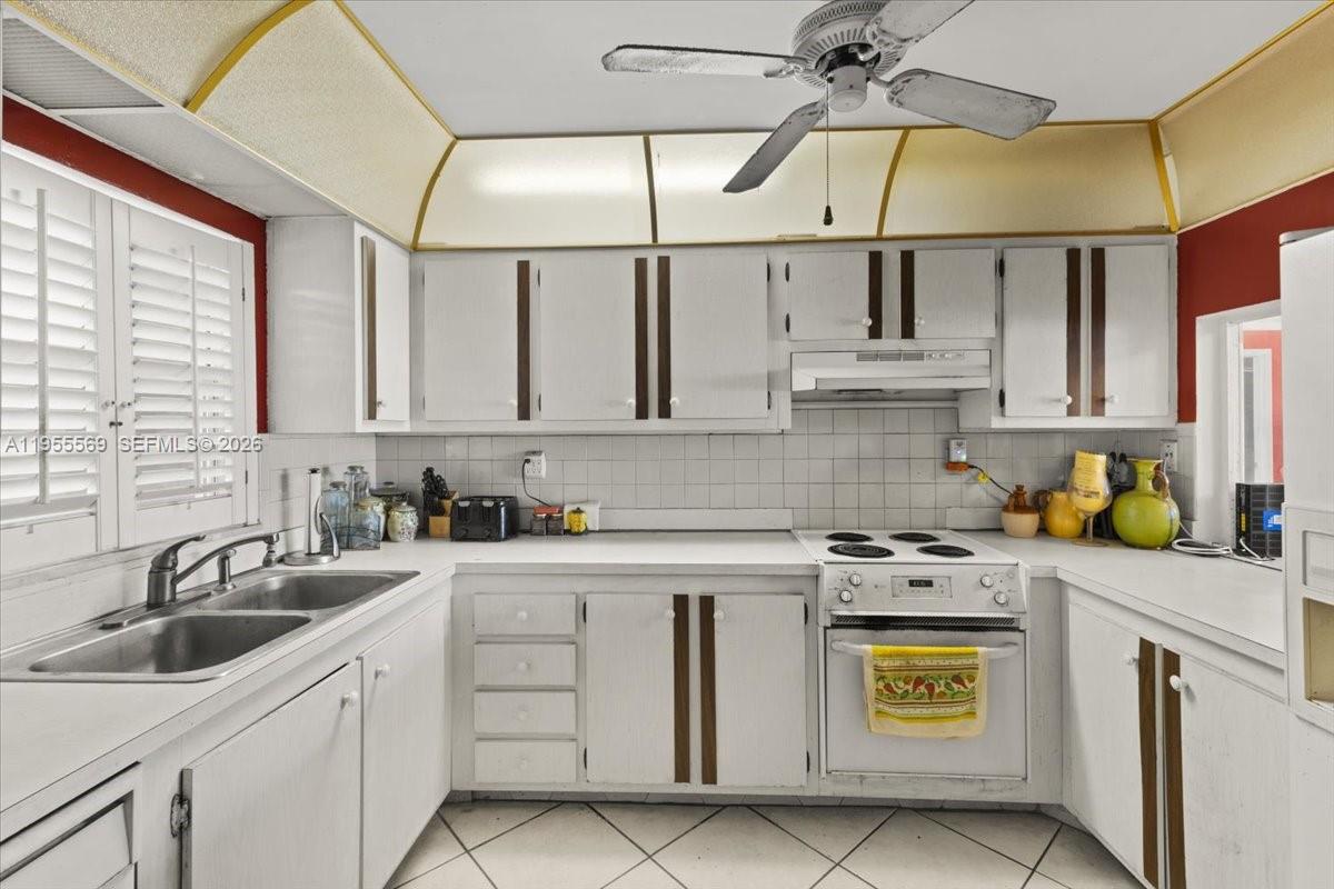 ORCHID TREE CONDO THREE - Residential