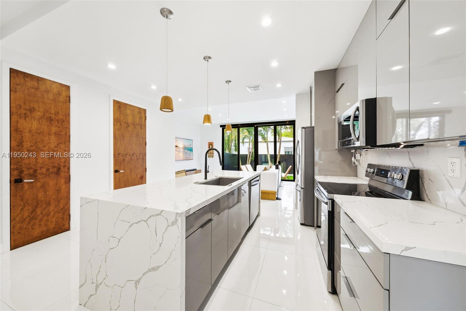 3061-3063 CONDO - Residential