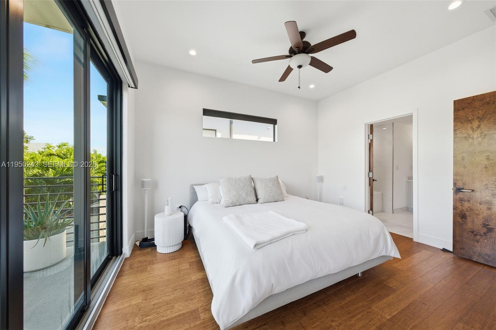 3061-3063 CONDO - Residential