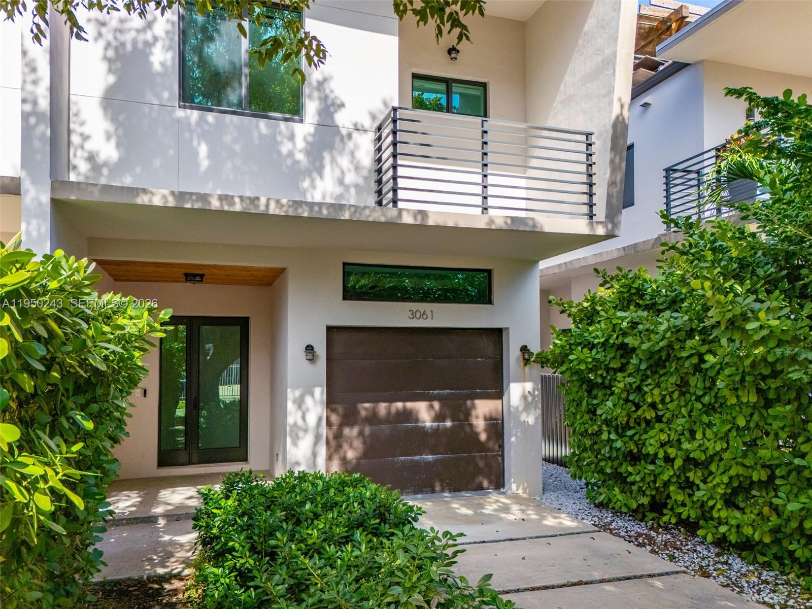 3061-3063 CONDO - Residential