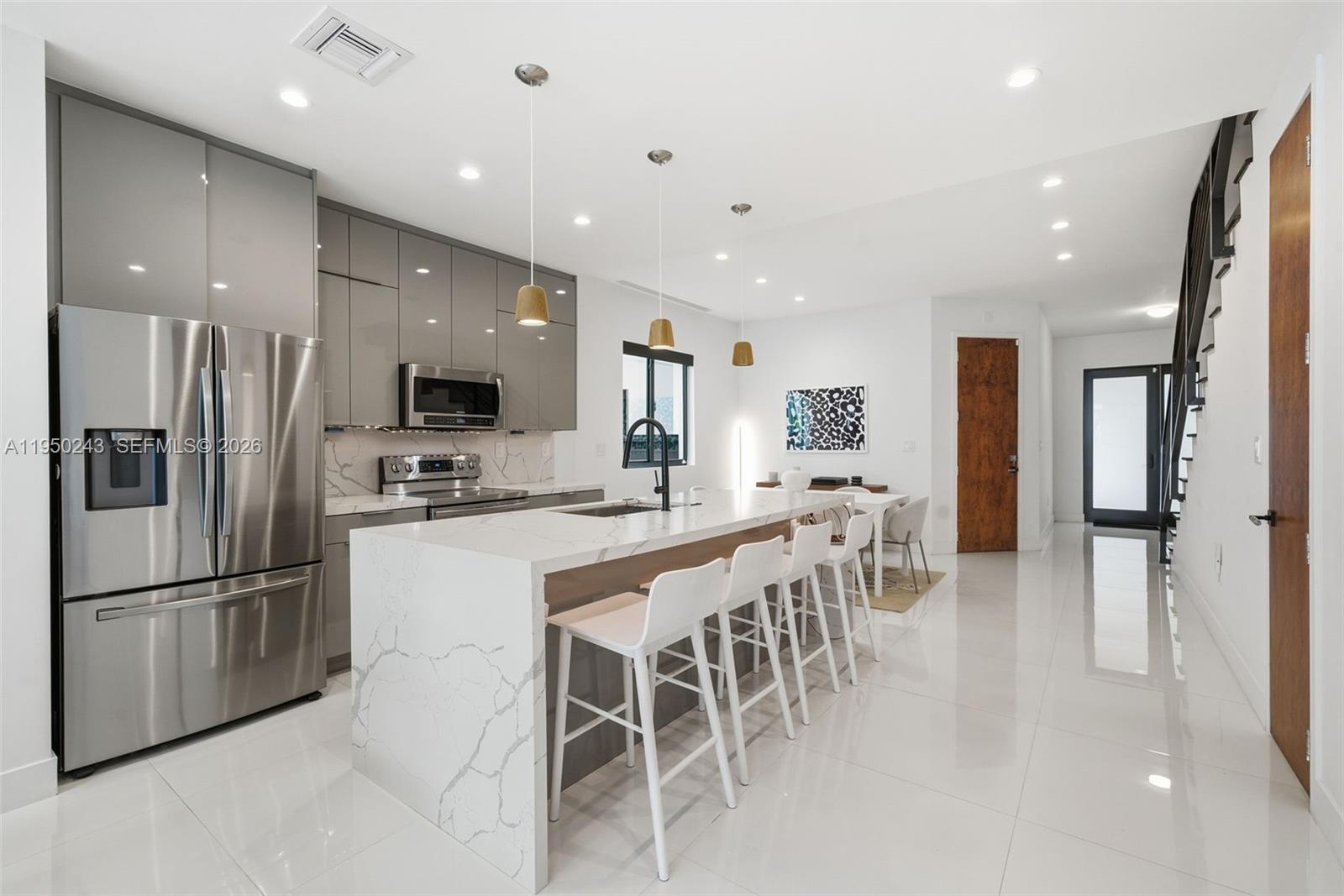 3061-3063 CONDO - Residential