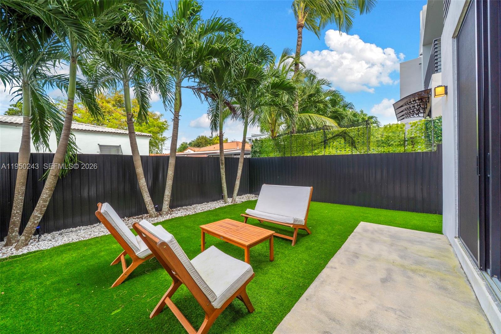 3061-3063 CONDO - Residential