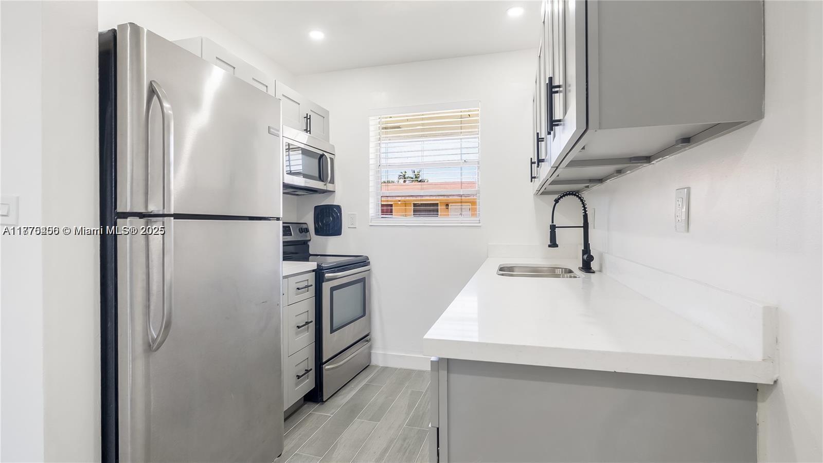 Fully remodeled 1 bedroom, 1 bathroom apartment in a prime central location! Featuring modern finishes, in-unit washer & dryer, and water included in the rent. Quick approval with only a flat $500 deposit for a fast move-in. Don’t miss this opportunity—schedule your showing today!