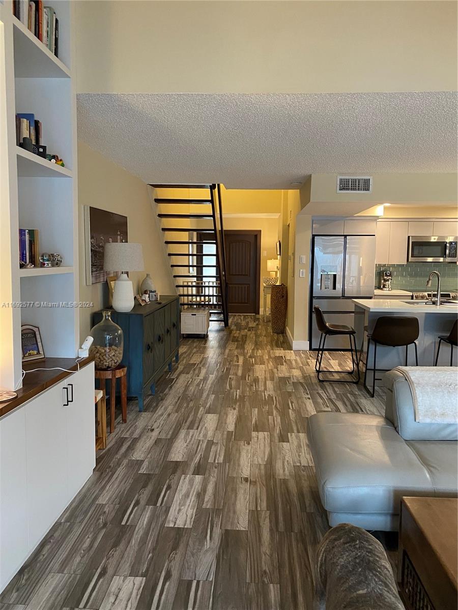 CALUSA POINT - Residential