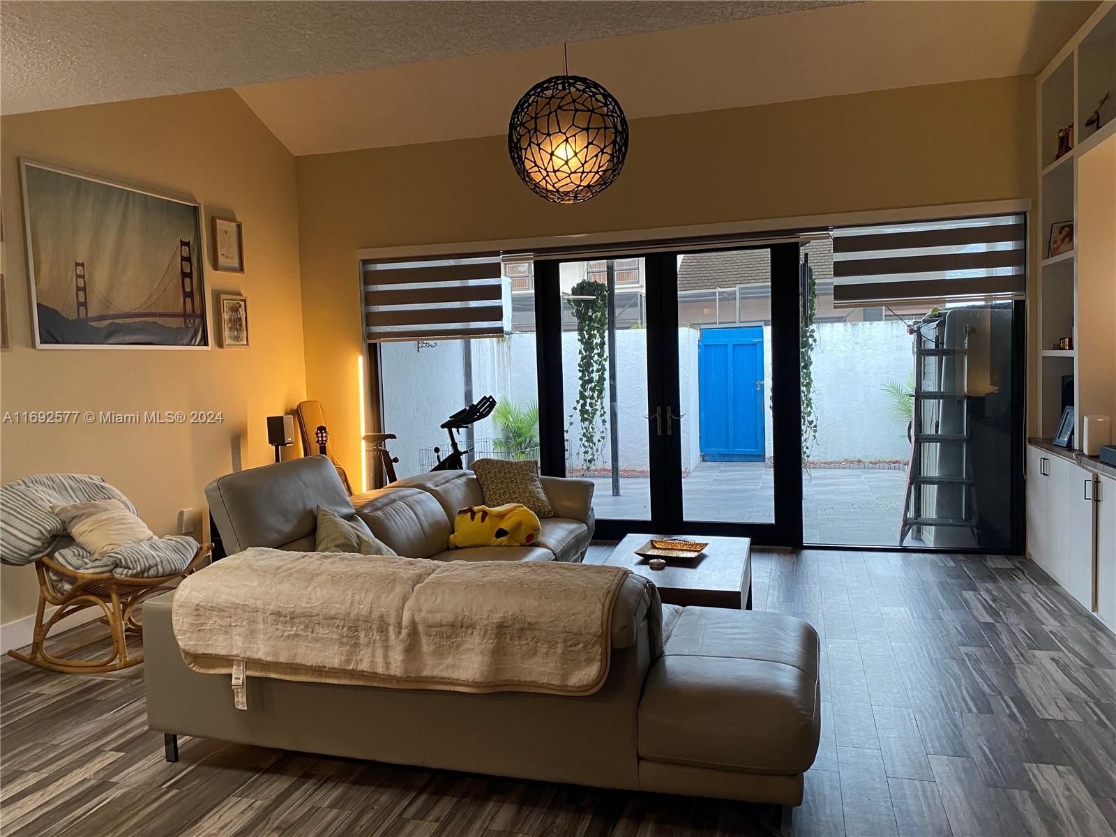 CALUSA POINT - Residential