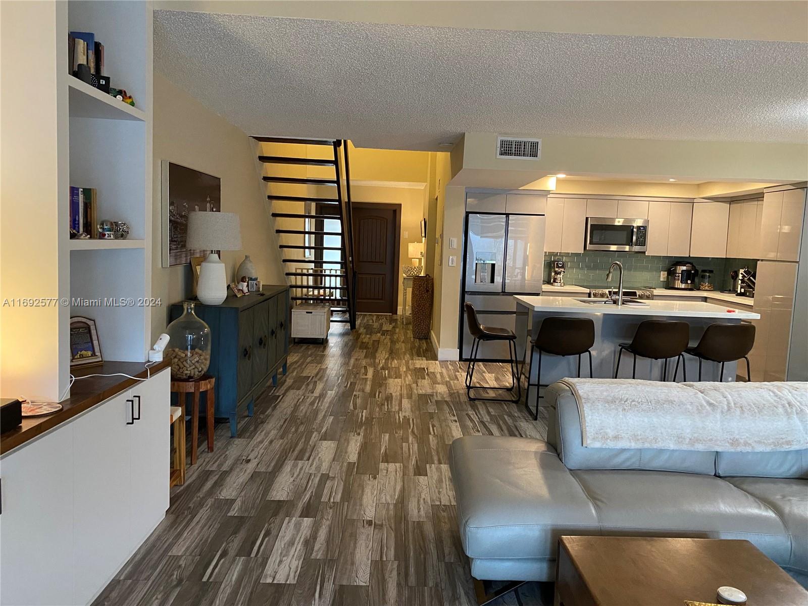 CALUSA POINT - Residential