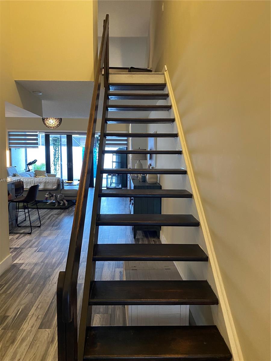 CALUSA POINT - Residential