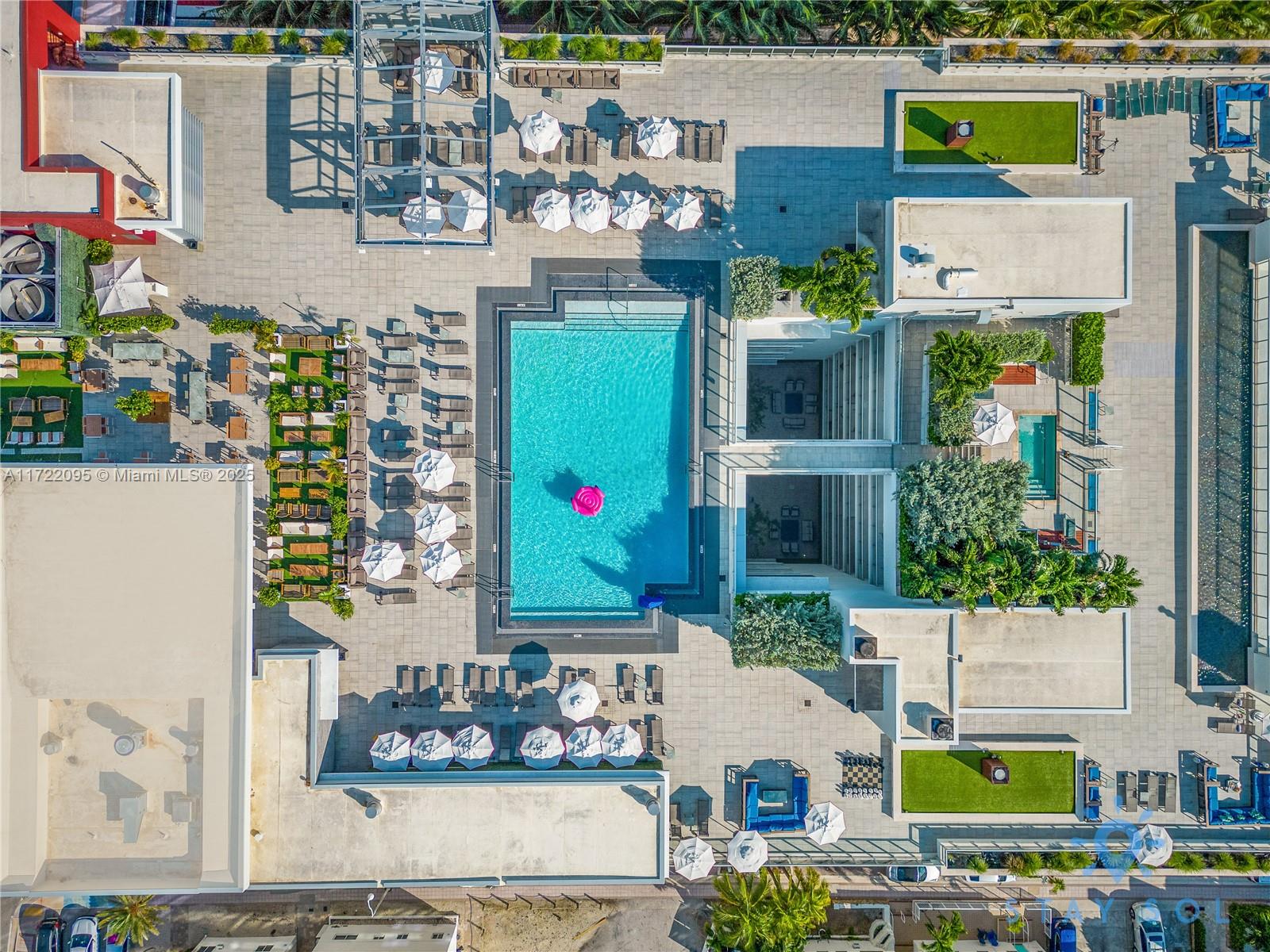 COSTA HOLLYWOOD CONDO - Residential