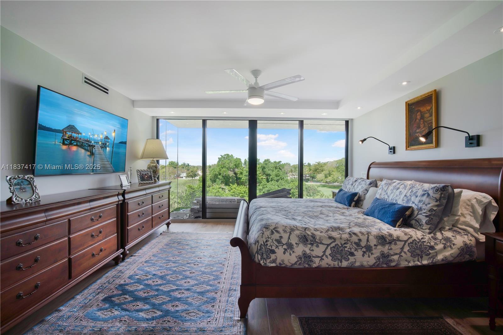 GABLES BATH CLUB APTS CON - Residential