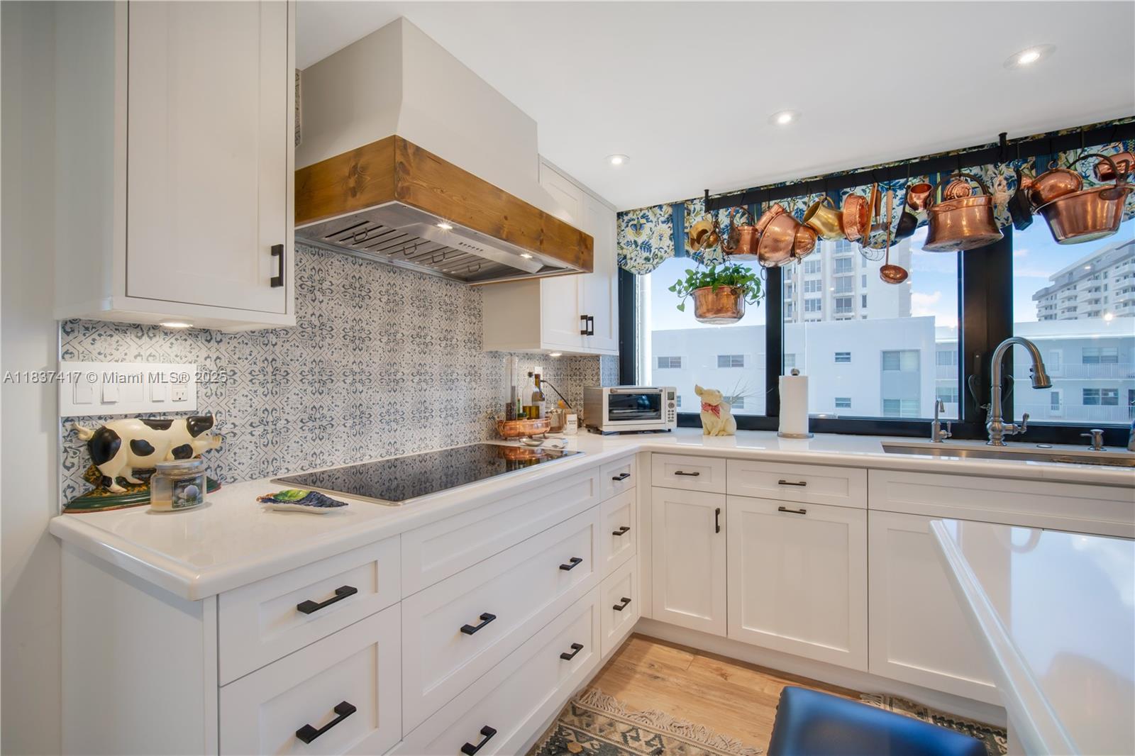 GABLES BATH CLUB APTS CON - Residential