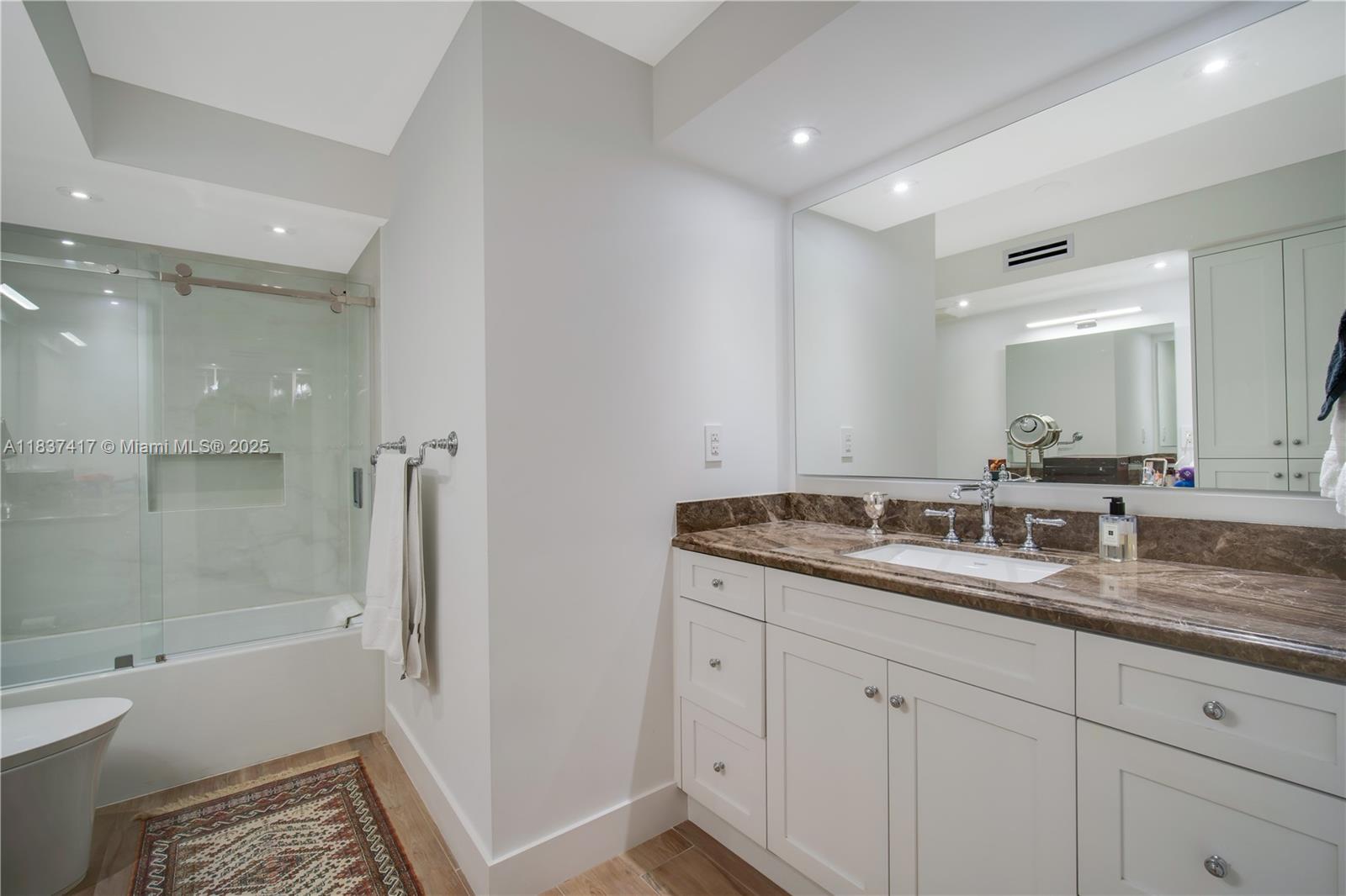 GABLES BATH CLUB APTS CON - Residential