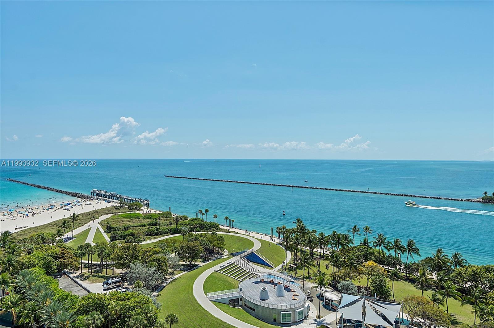 CONTINUUM ON SOUTH BEACH - Residential