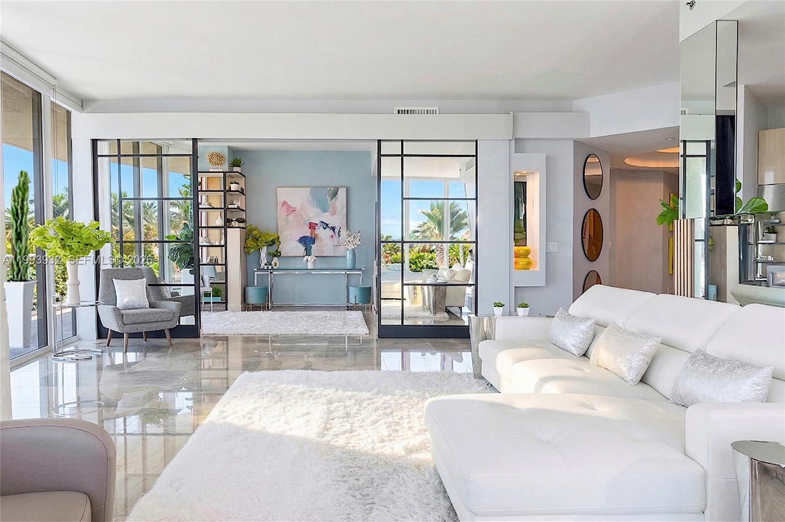 CONTINUUM ON SOUTH BEACH - Residential