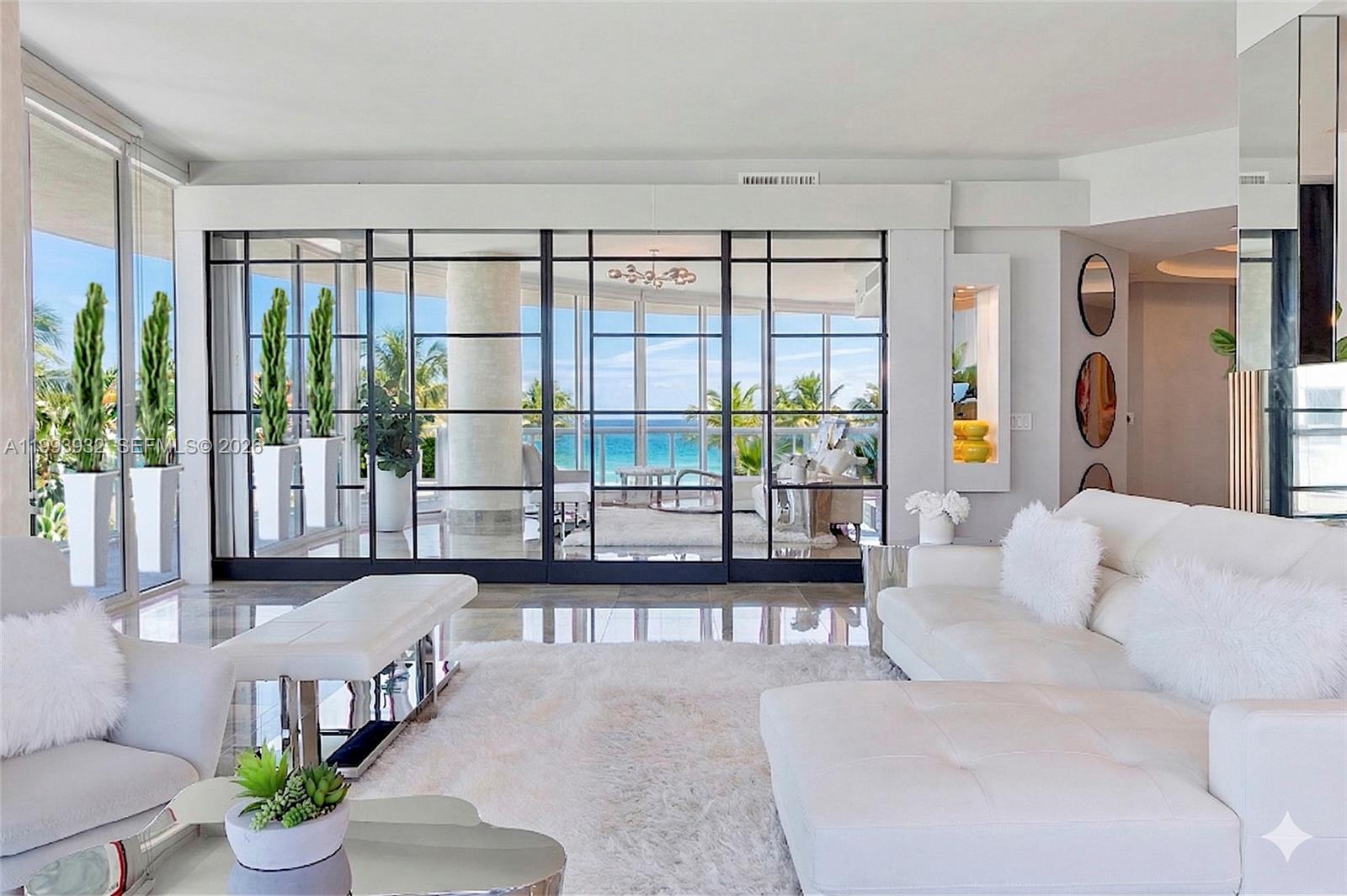 CONTINUUM ON SOUTH BEACH - Residential