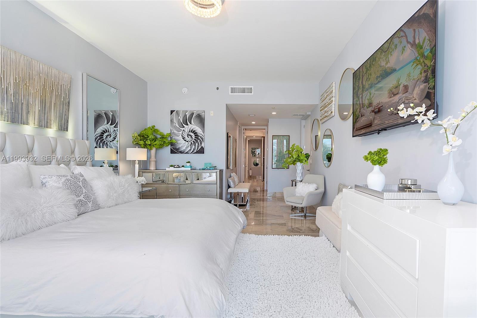 CONTINUUM ON SOUTH BEACH - Residential