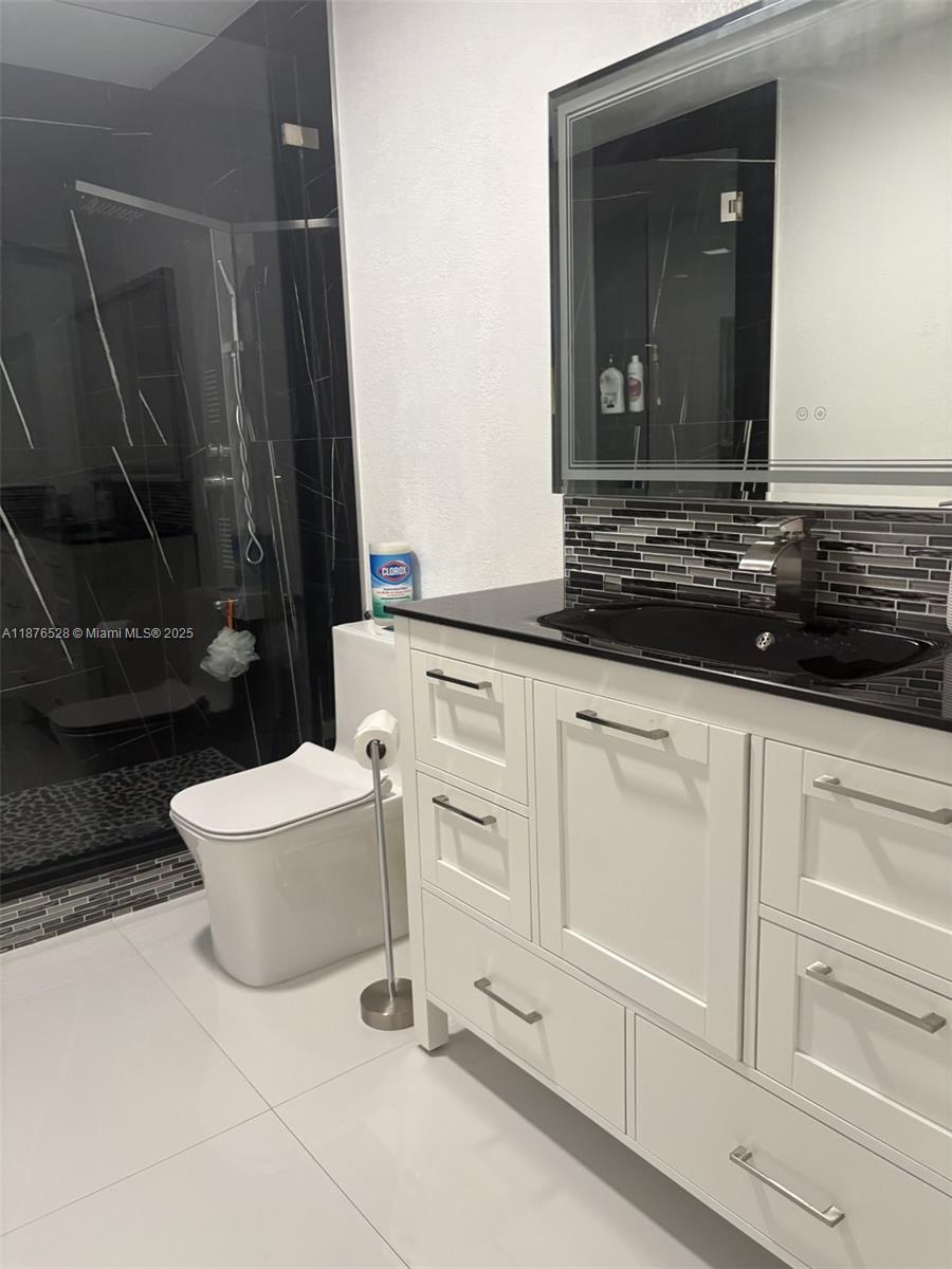 KAYLA S PLACE - Residential