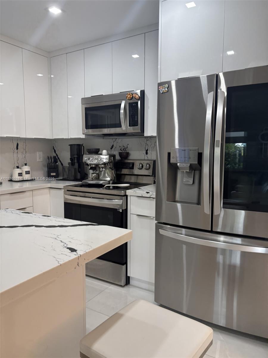 KAYLA S PLACE - Residential