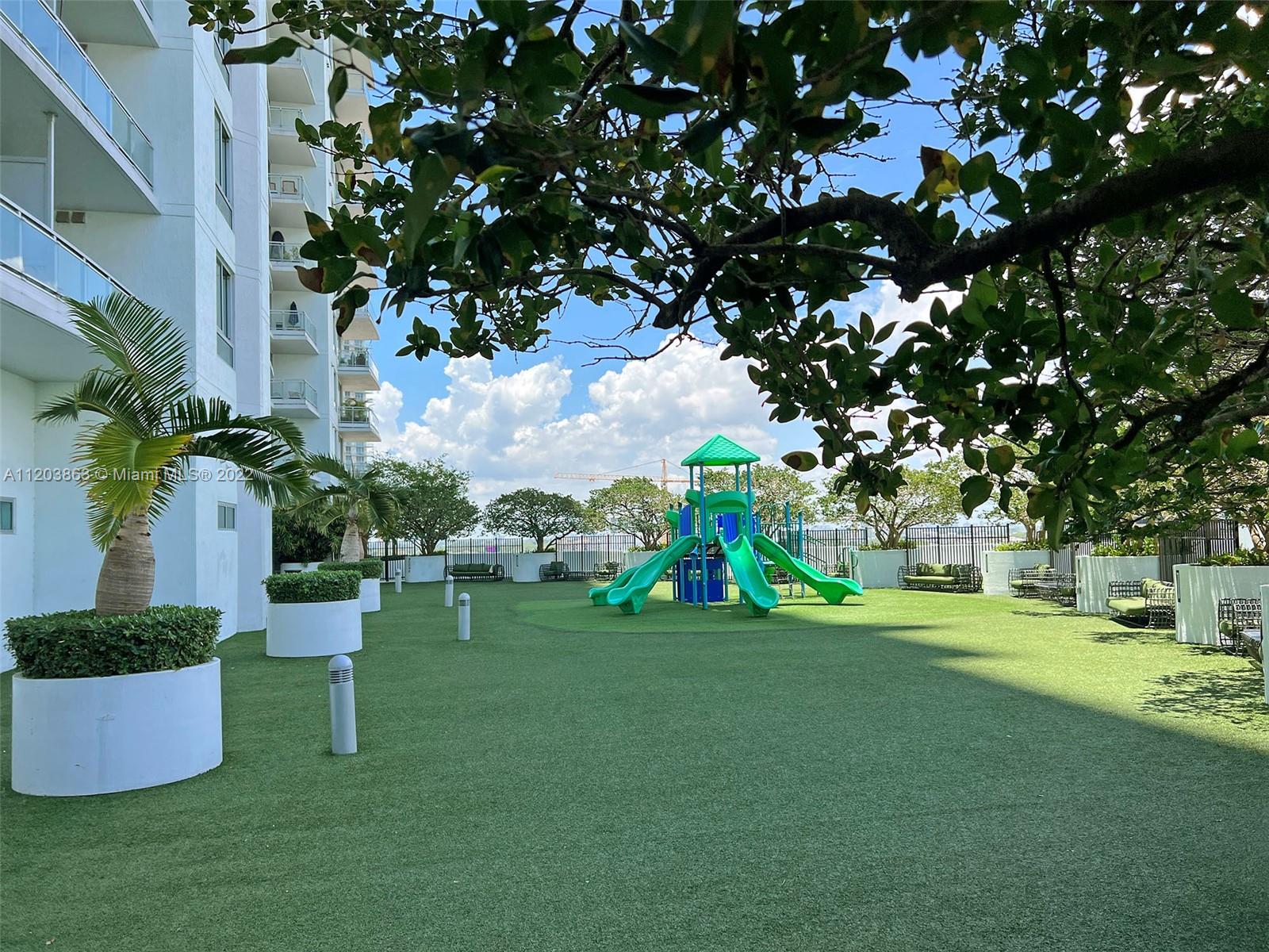 IVY CONDO - Residential