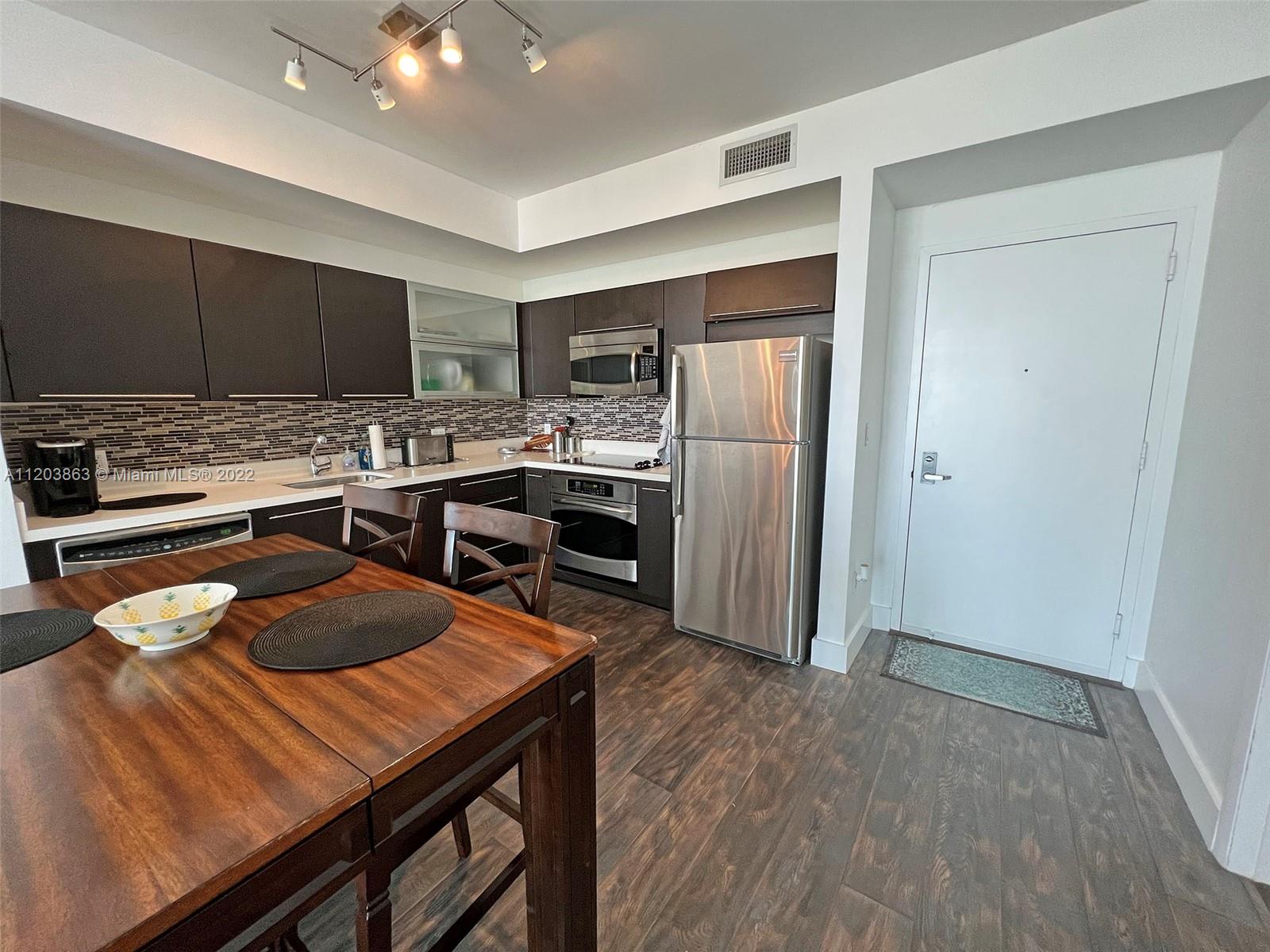 IVY CONDO - Residential