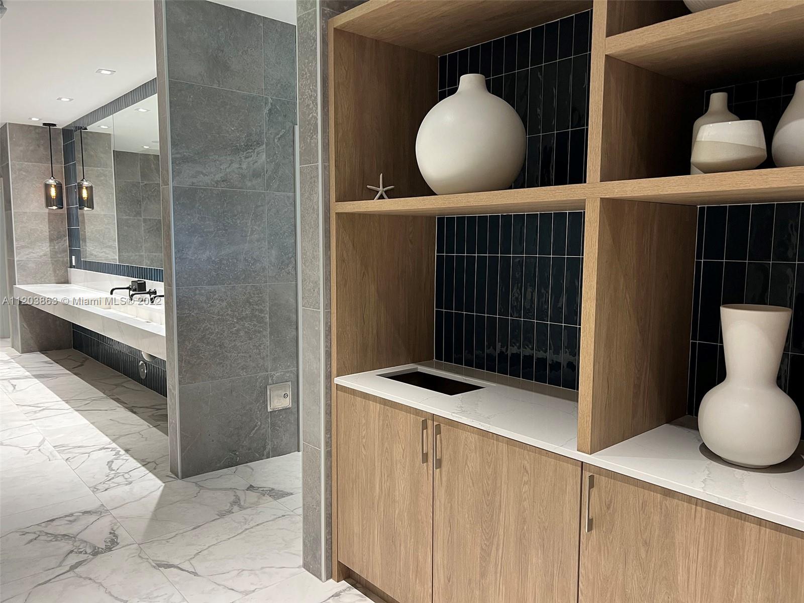 IVY CONDO - Residential