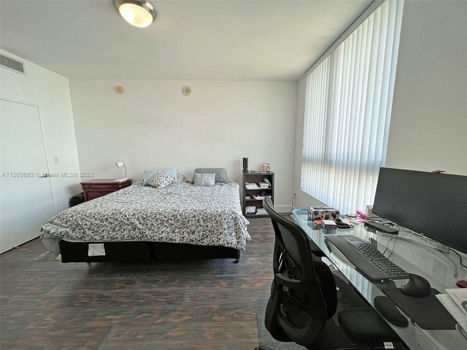 IVY CONDO - Residential