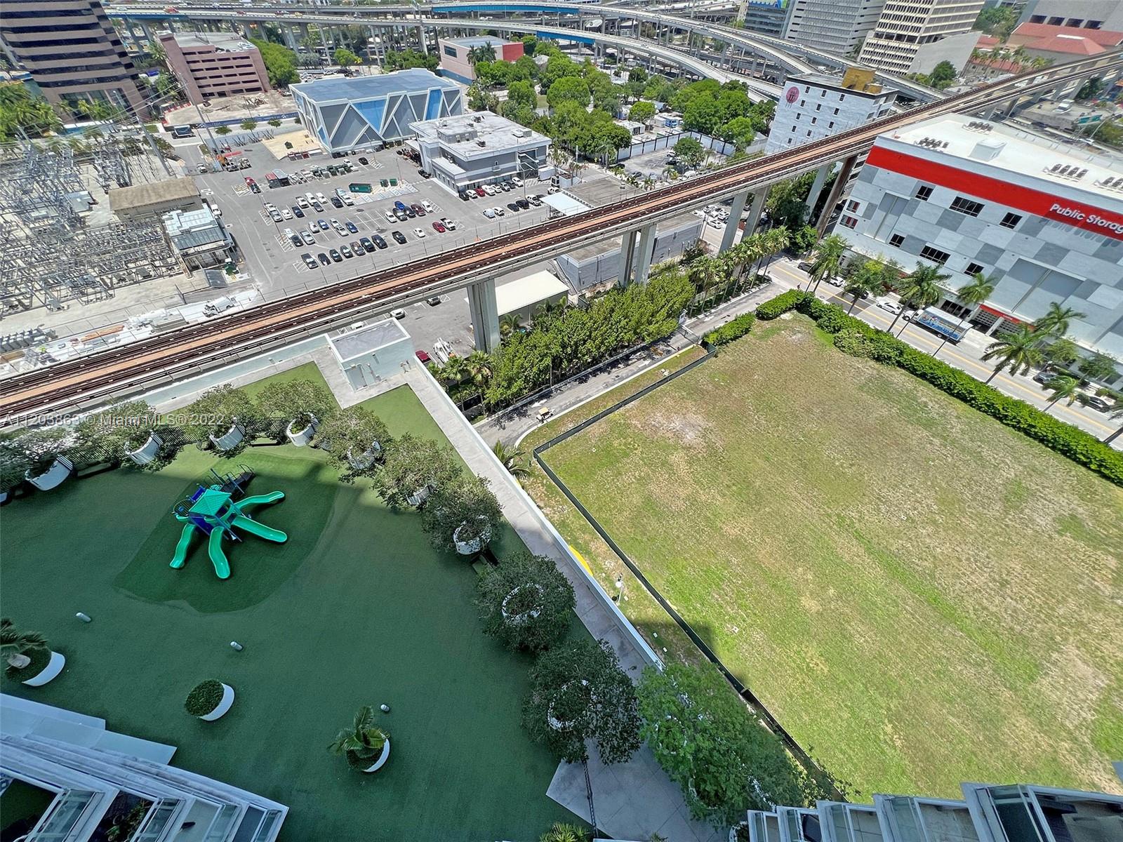 IVY CONDO - Residential