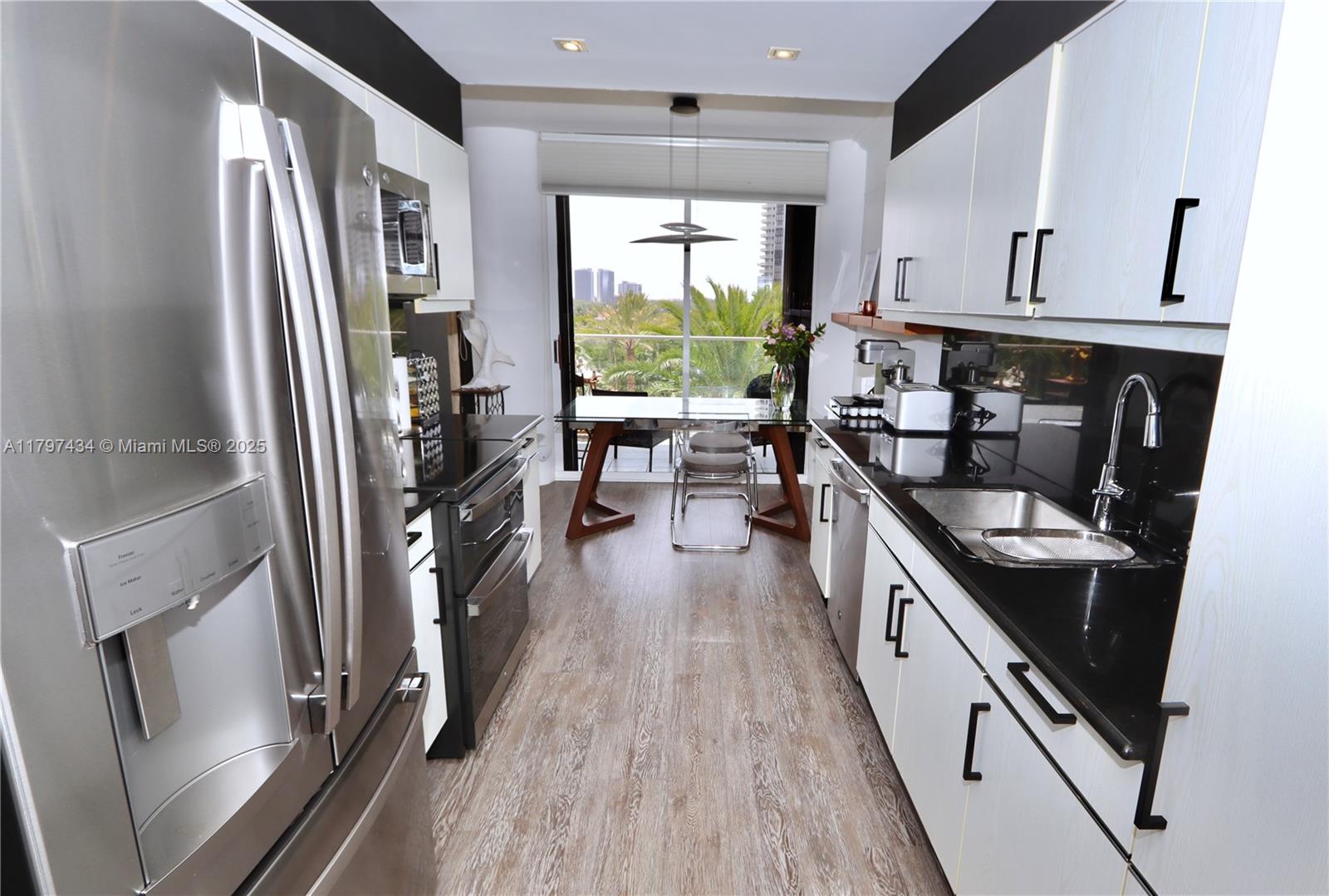 2800 ISL BLVD WILLIAMS IS - Residential