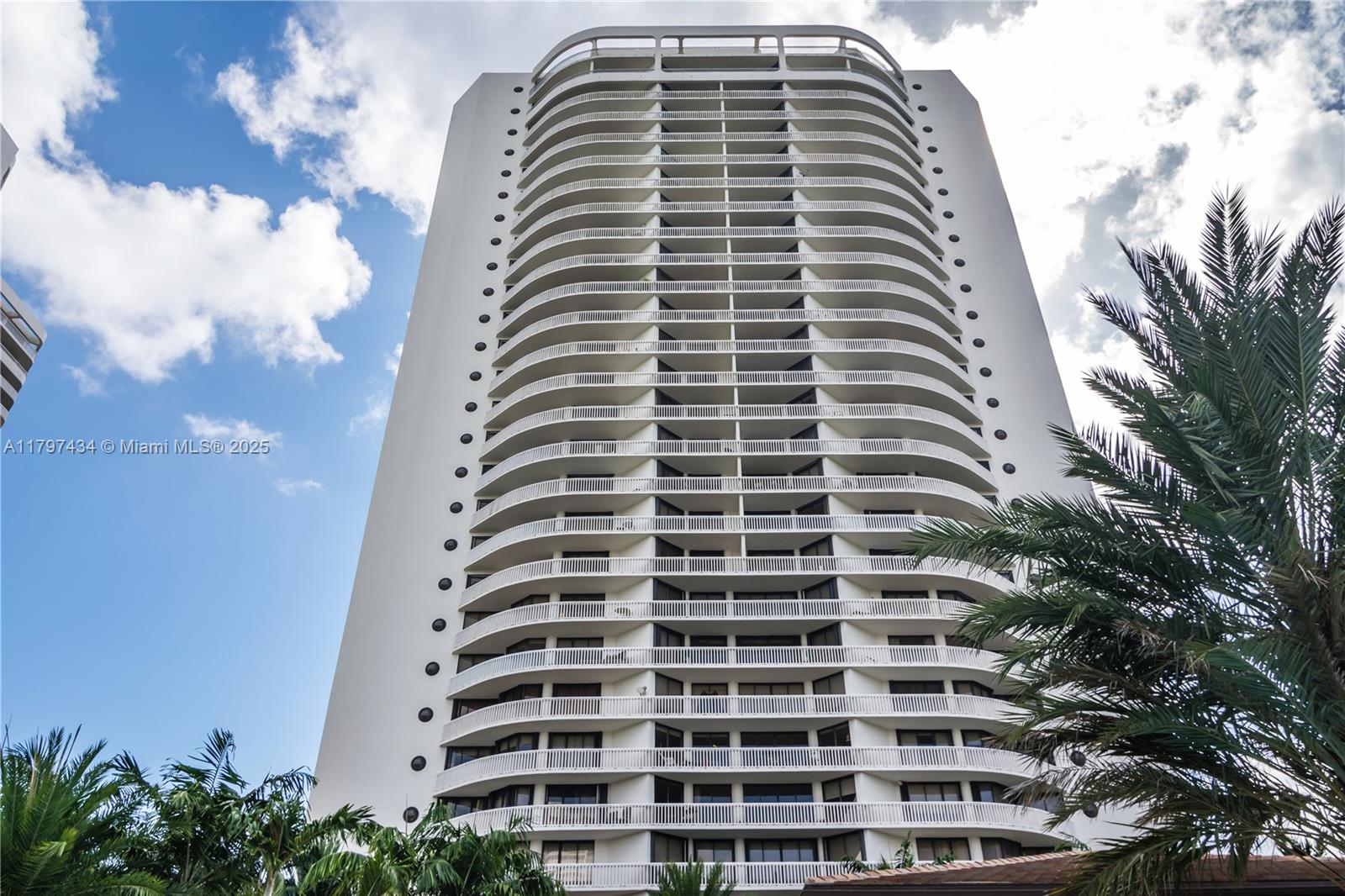 2800 ISL BLVD WILLIAMS IS - Residential