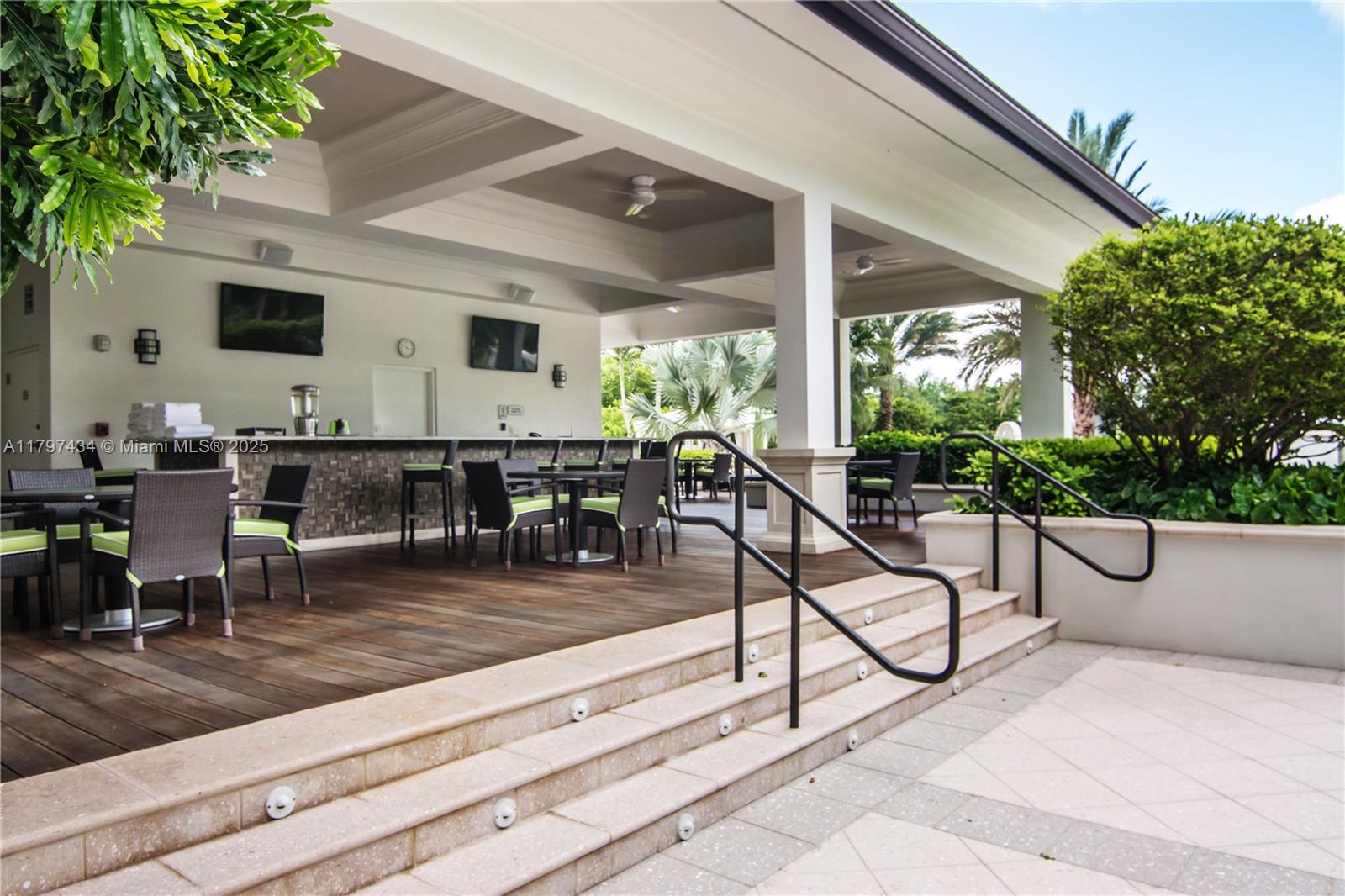 2800 ISL BLVD WILLIAMS IS - Residential