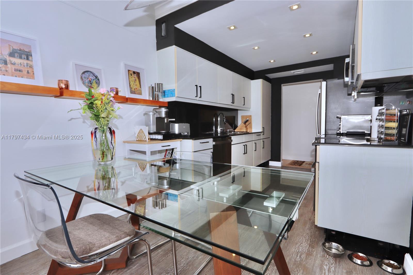 2800 ISL BLVD WILLIAMS IS - Residential