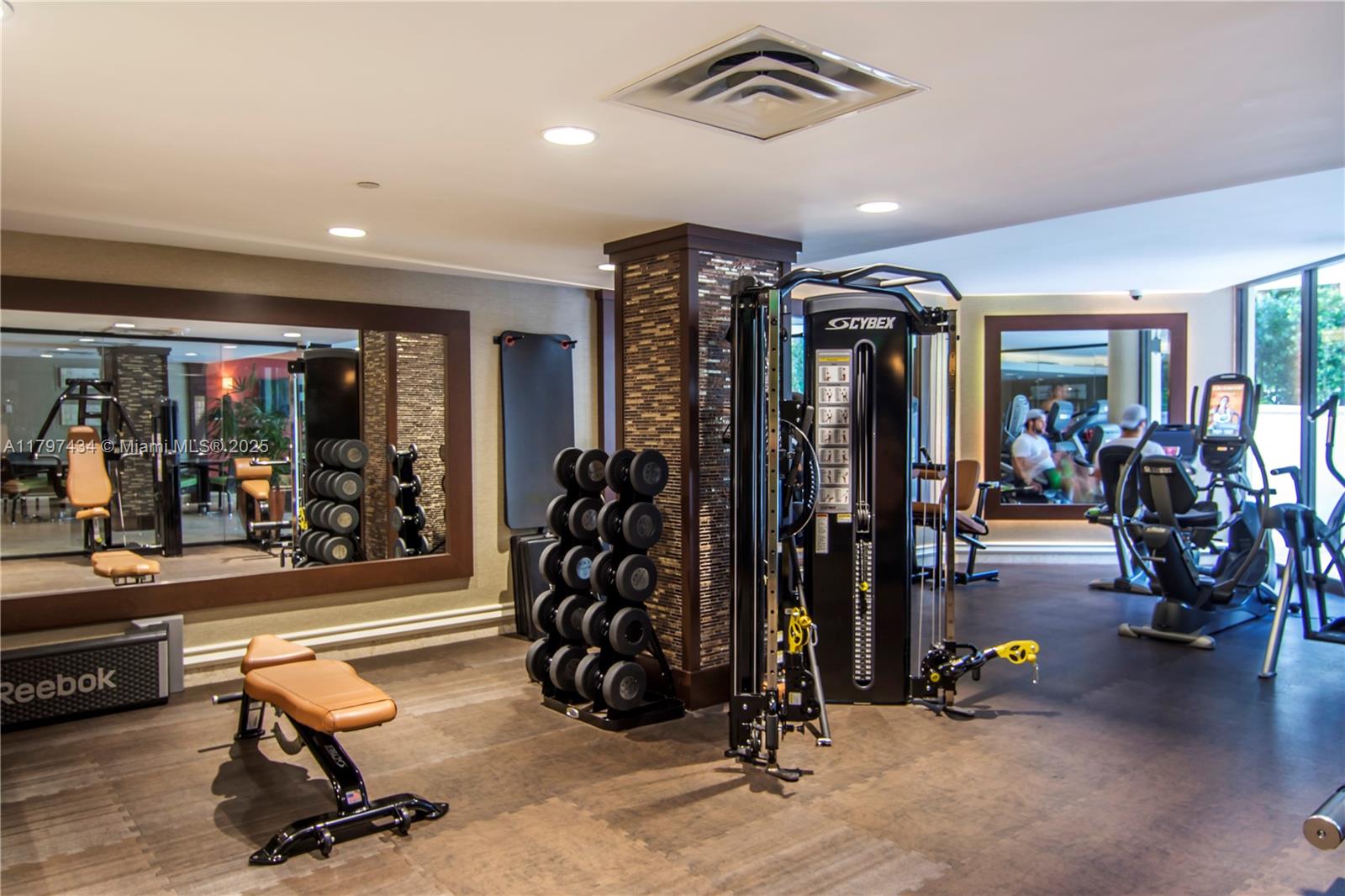2800 ISL BLVD WILLIAMS IS - Residential
