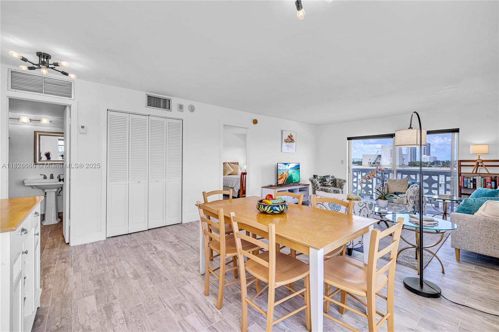 4141 Nautilus Dr 7J