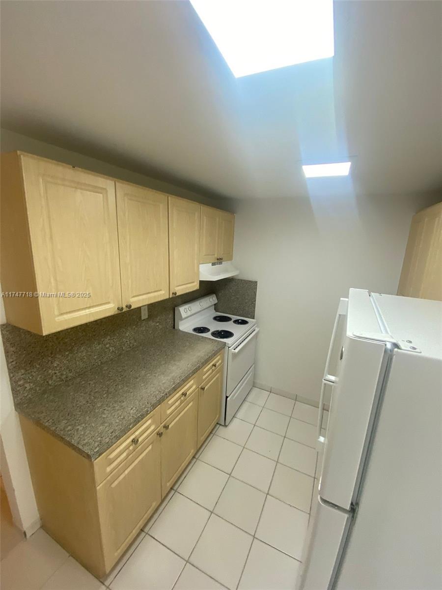 EL BOSQUE AT LITTLE HAVAN - Residential Lease