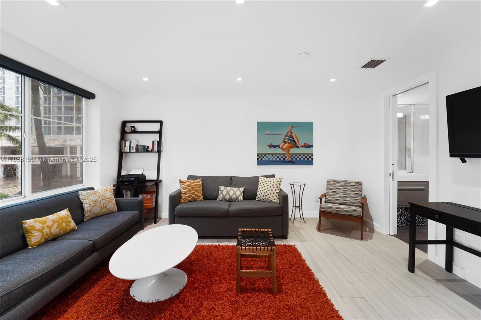 THE DRAKE CONDO - Residential Lease