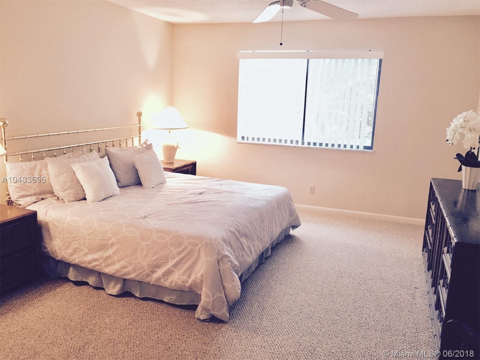 RACQUET CLUB APTS - Residential