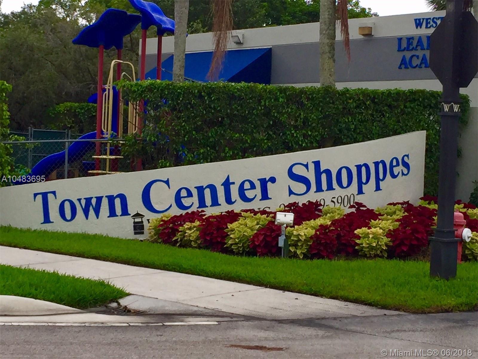 RACQUET CLUB APTS - Residential