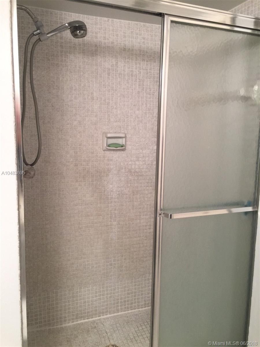 RACQUET CLUB APTS - Residential