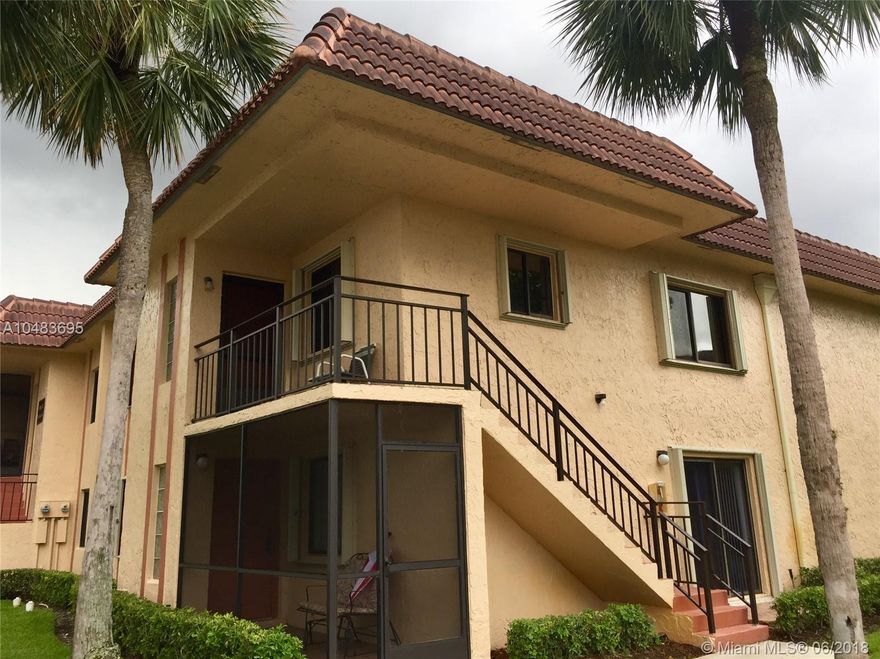 LOOKIE HERE.... DON'T MISS THIS LARGE 2nd FLOOR CORNER UNIT WITH SERENE LAKE VIEWS! HOME FEATURES; DESIRABLE SPLIT-BEDROOM PLAN, BIG ROOMS, BEAUTIFUL REMODELED KITCHEN WITH GRANITE COUNTERTOPS, HARDWOOD CABINETS & UNDER-MOUNT LIGHTING, NICELY UPDATED TILE FLOORS, NEW BERBER CARPET, NEWER ENERGY-EFFICIENT A/C, WASHER & DRYER IN UNIT, ACCORDION SHUTTERS, SCREENED-IN COVERED PATIO & LOTS OF STORAGE THRU-OUT. THE POOL IS JUST 20 STEPS FROM YOUR FRONT DOORSTEP! YOU ARE SURE TO ENJOY ALL THE COMFORTS THAT THIS OUTSTANDING HOME HAS TO OFFER & THE COUNTLESS AMENITIES AT THE BONAVENTURE TOWN CENTER CLUB. GREAT LOCATION, NEAR SHOPPING, ENTERTAINMENT & MAJOR HIGHWAYS. EXCELLENT WESTON SCHOOLS. MOTIVATED SELLERS CAN CLOSE QUICKLY! PETS PERMITTED. REALTORS, SEE BROKER'S REMARKS.