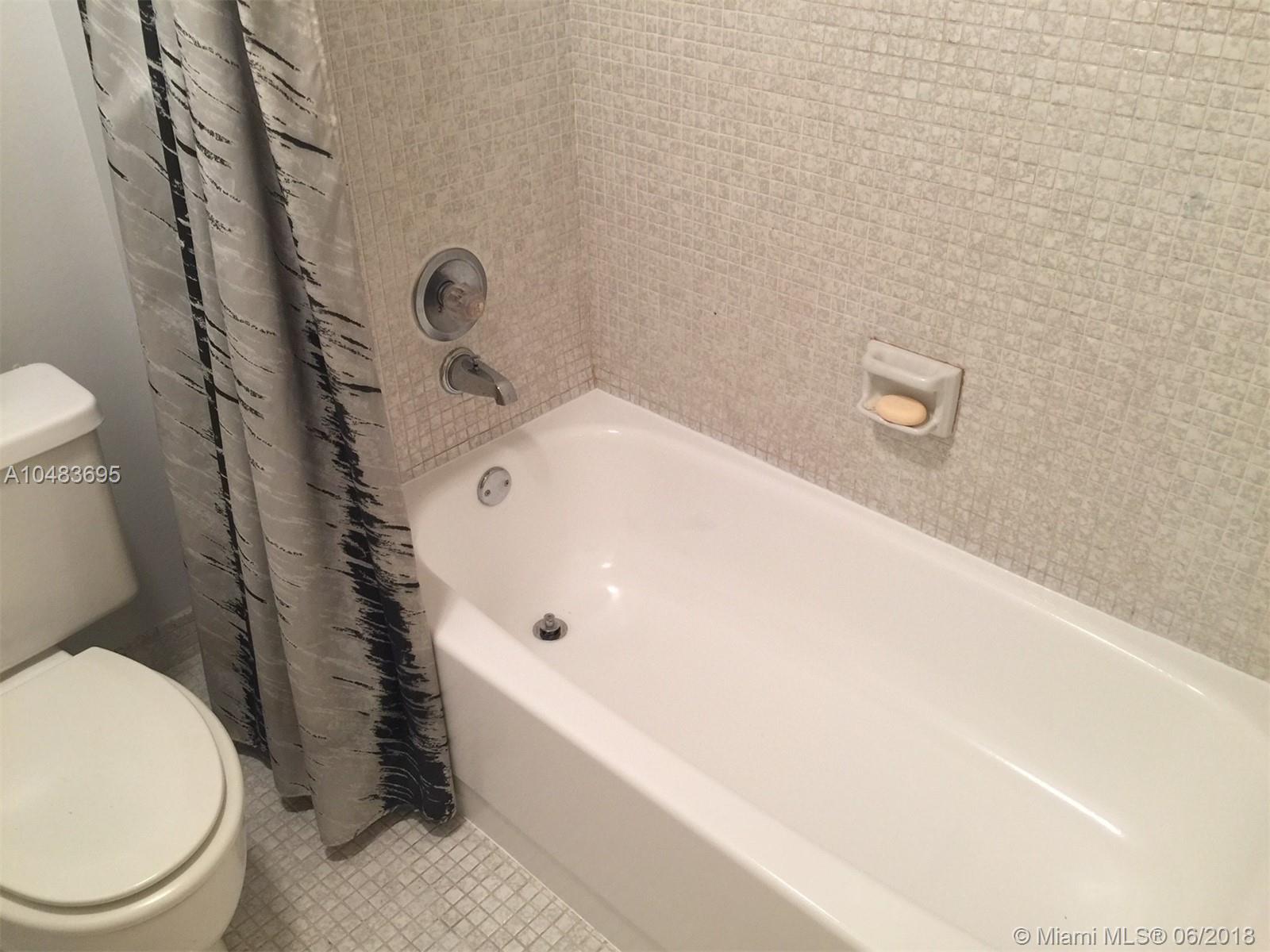 RACQUET CLUB APTS - Residential