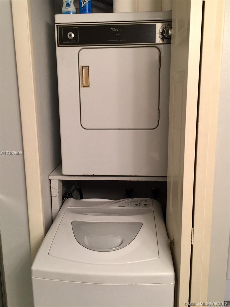 RACQUET CLUB APTS - Residential