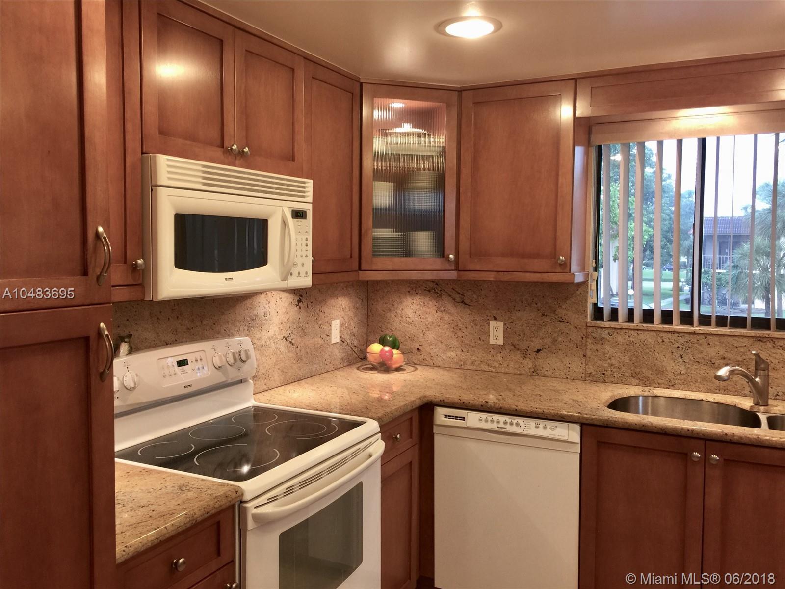 RACQUET CLUB APTS - Residential