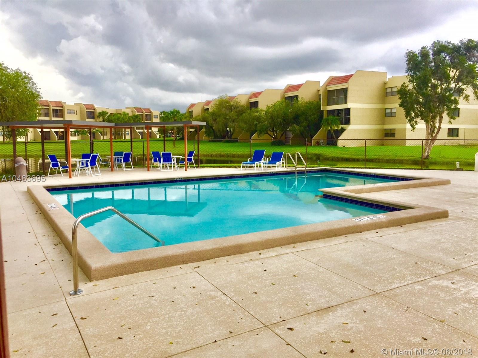 RACQUET CLUB APTS - Residential