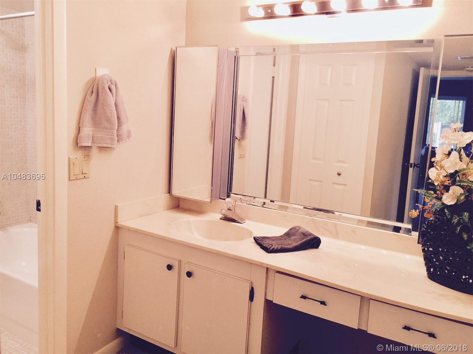 RACQUET CLUB APTS - Residential