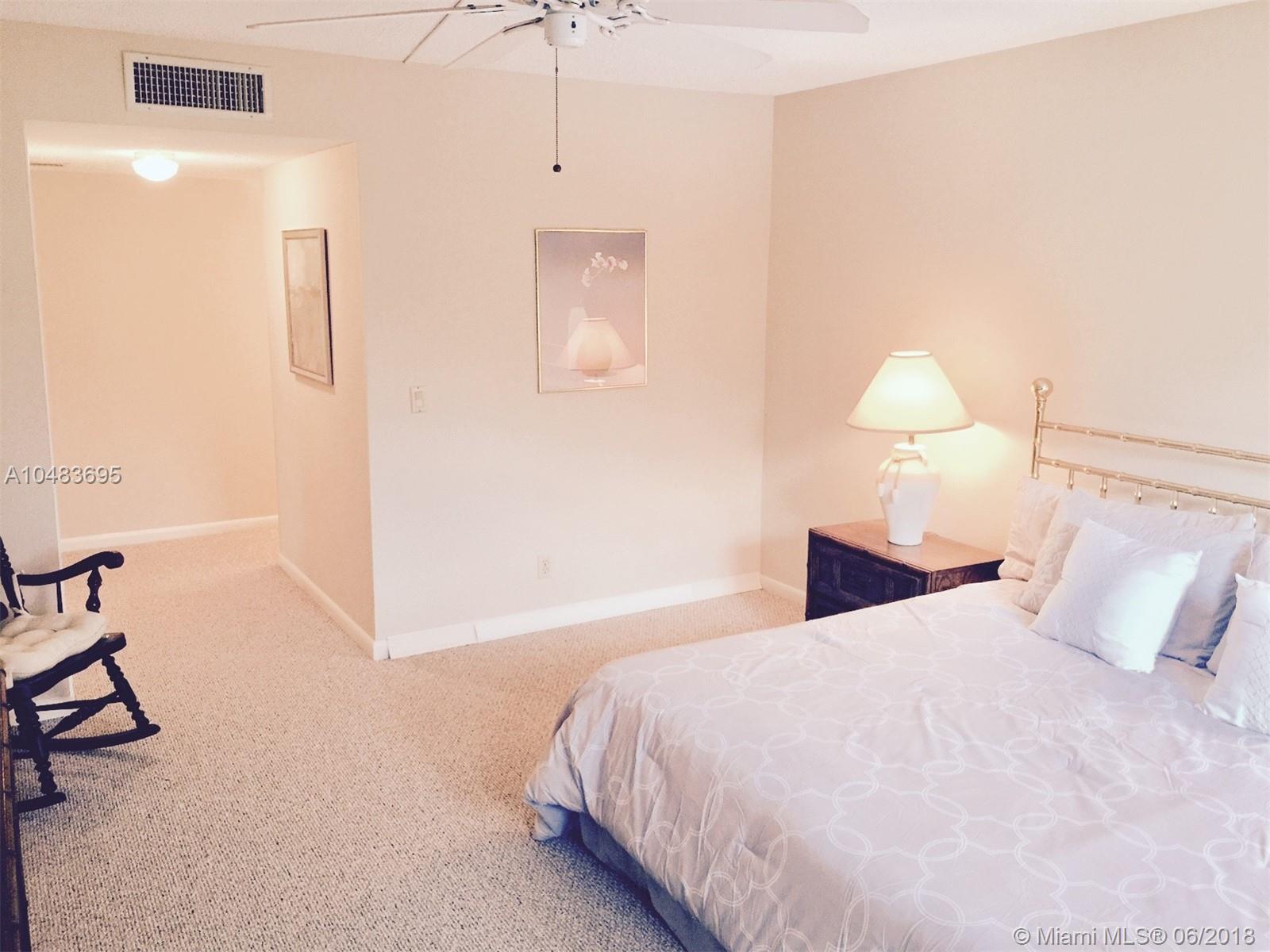 RACQUET CLUB APTS - Residential